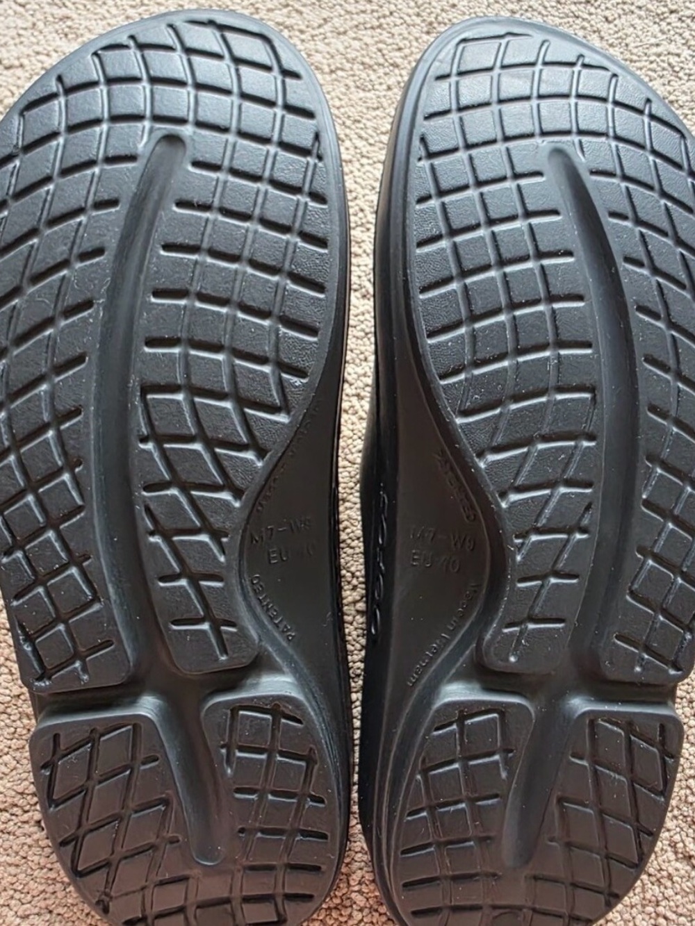 OOFOS Women's OOahh Slide - Black - Picture 8 of 9